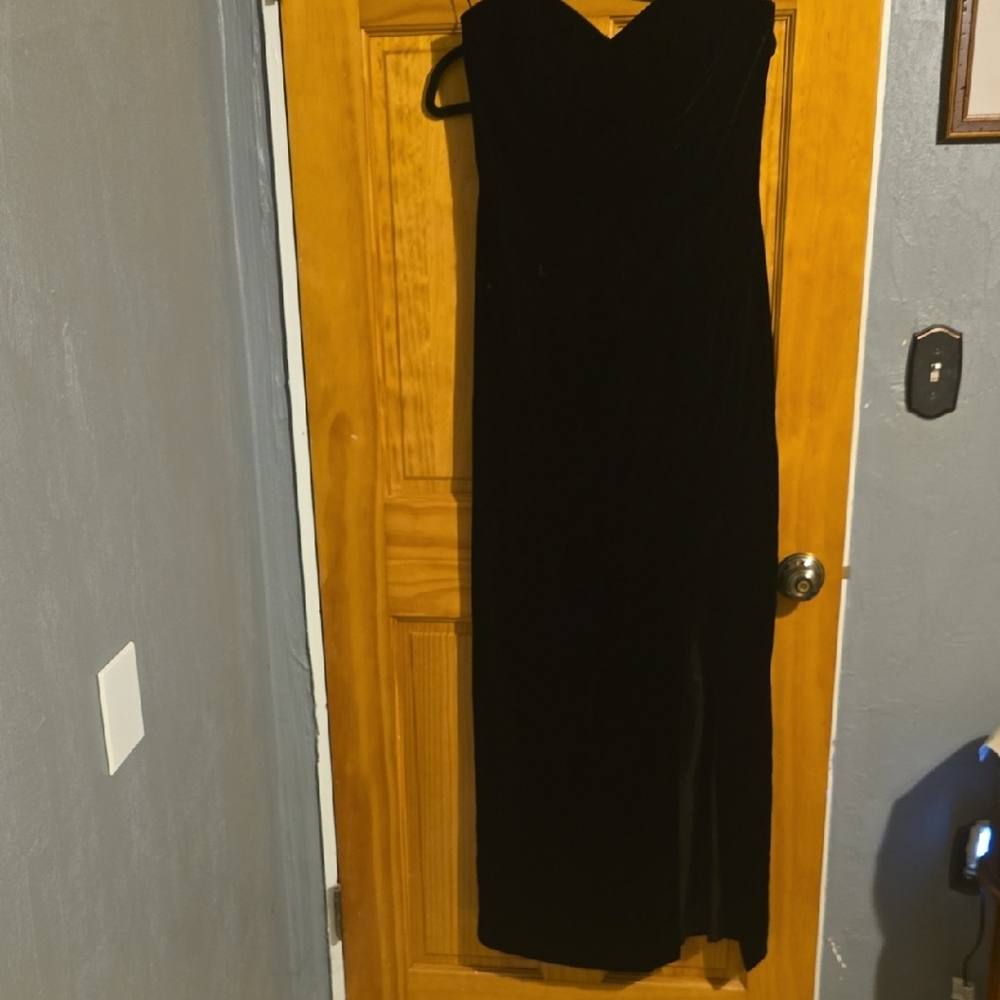 Lillie Rubin AJ BARI COLLAB DRESS  Strapless Black VELVET Gown WITH BONING